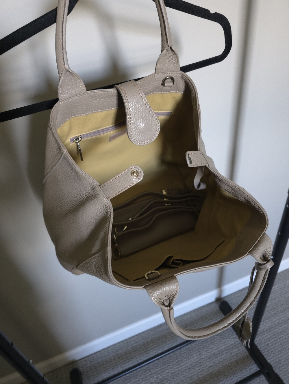 Italian Leather Beige Shoulder Purse with Strap - Picture 7 of 13